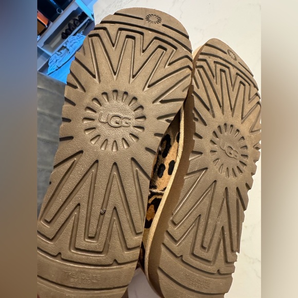 UGG ultra mini leopard print boots size 9 - Picture 4 of 5